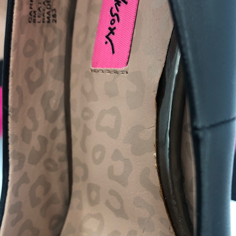 Betsey Johnson Carmindy Black and Pink High Heels Leather Upper NIB - Picture 14 of 15